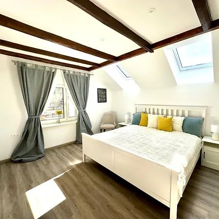 New Sunny 3-room With Parking And Air Conditioning לובליאנה