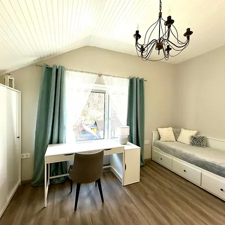 דירה New Sunny 3-room With Parking And Air Conditioning