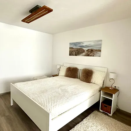 דירה New Sunny 3-room With Parking And Air Conditioning