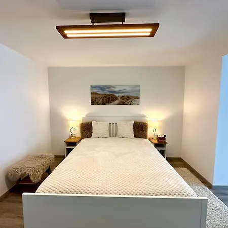 New Sunny 3-room With Parking And Air Conditioning לובליאנה