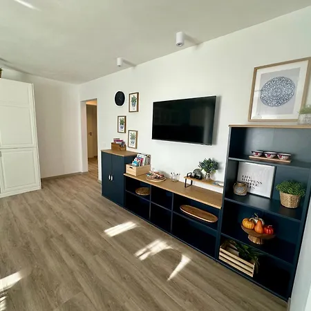 דירה New Sunny 3-room With Parking And Air Conditioning *