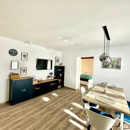 New Sunny 3-room With Parking And Air Conditioning לובליאנה