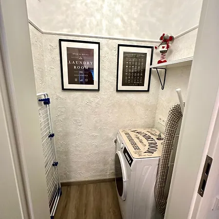 New Sunny 3-room With Parking And Air Conditioning דירה לובליאנה