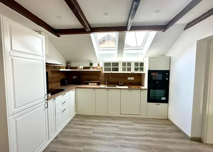 Sunny 3-room With A Terrace شقة ليوبليانا