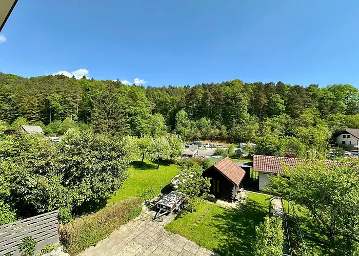 Sunny 3-room With A Terrace 公寓