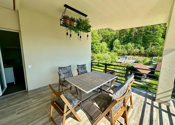 شقة Sunny 3-room With A Terrace ليوبليانا